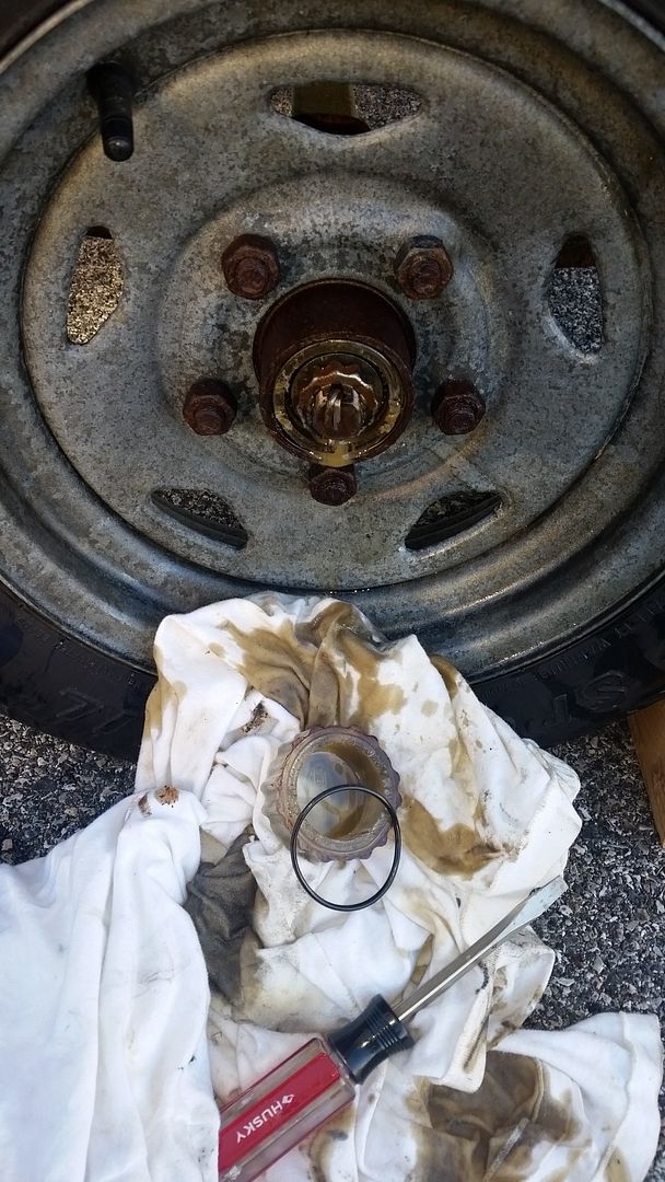 Hub cap for 2010 EZ Loader trailer single axle with RELIABLE 5 lug oil